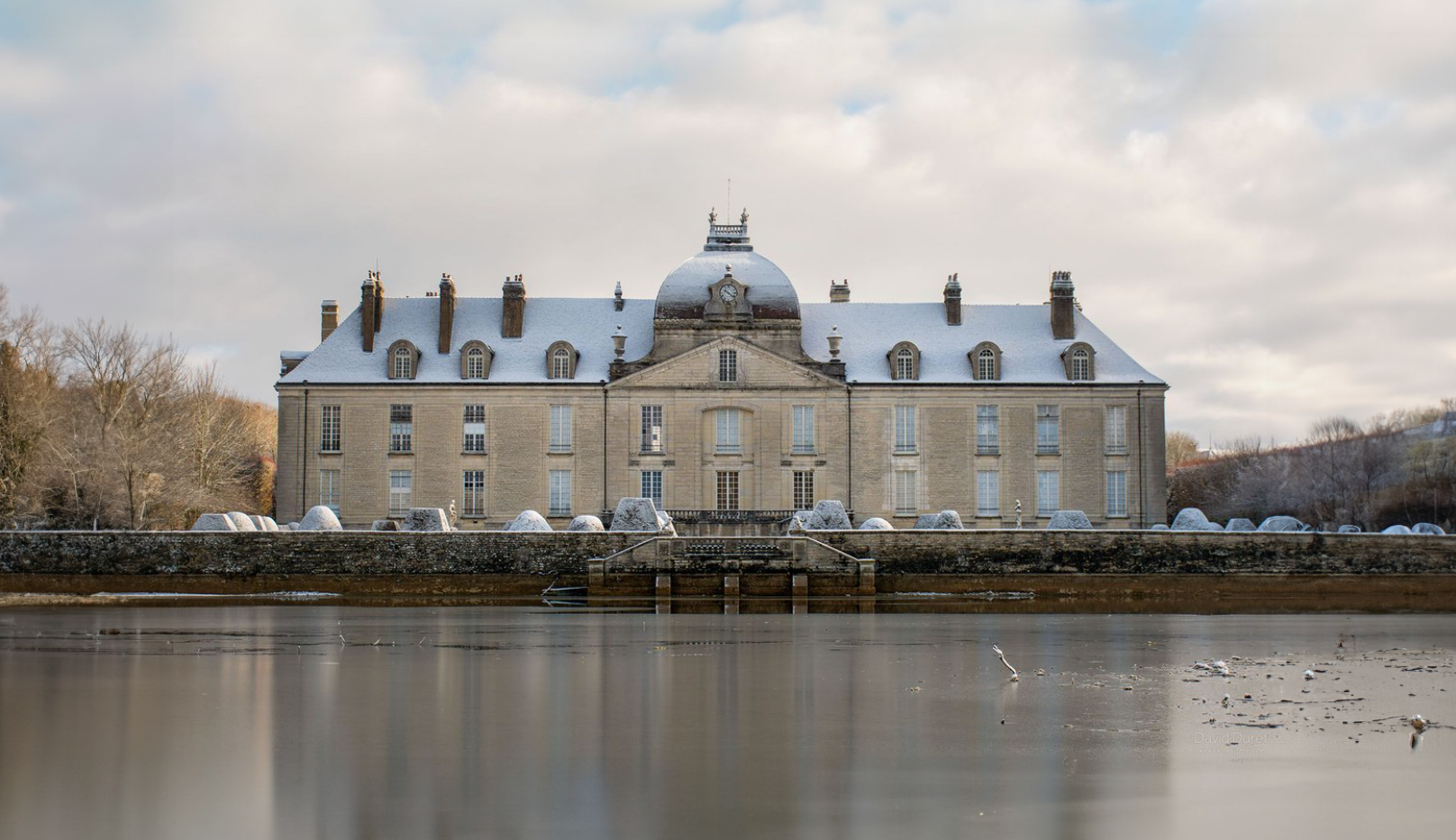 Château de Fontaine-Française vue d'ensemble
